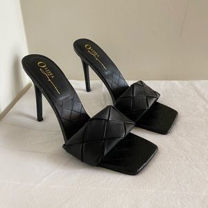 Trendy Black Heels - Brand New